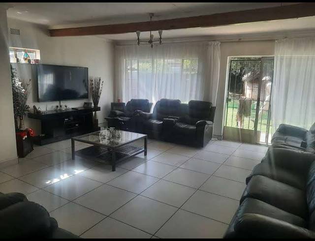 3 BEDROOM HOUSE FOR SALE IN BRACKENDOWNS